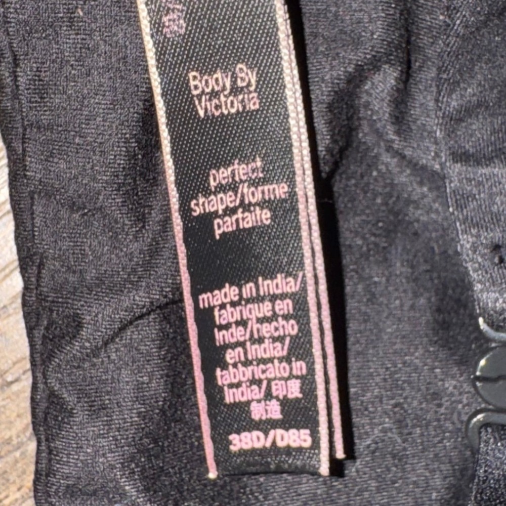 Victoria's Secret Body By Victoria Perfect Shape Bra Black 38D Underwire T-Shirt - Picture 4 of 8
